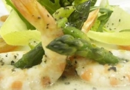 Ensalada de espárragos con langostinos