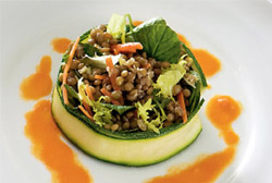 Ensalada de lentejas con culís de chorizo