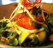 Ensalada de mejillones rebozados