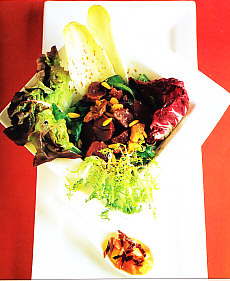 Ensalada de mollejas de pato confitadas