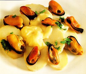 Ensalada de patatas y mejillones
