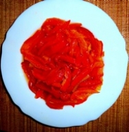 Ensalada de pimientos escalibados y tomate