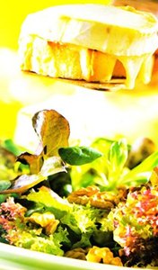 Ensalada de queso de cabra gratinado con nueces
