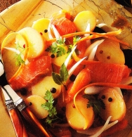 Ensalada de samón ahumado y patatas