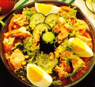 Ensalada de verano con atún en aceite