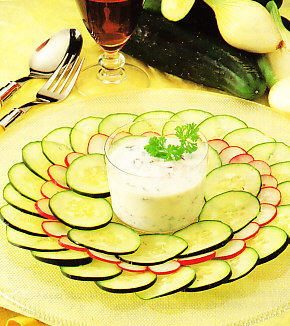 Ensalada refrescante de pepino y rábano