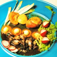 Ensalada templada de vieira y chipirones
