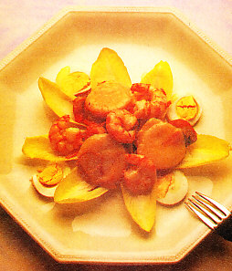 Ensalada tibia de vieiras y gambas