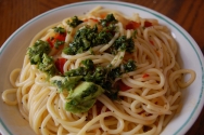 Espaguetis con aguacate