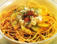 Espaguetis con queso fresco