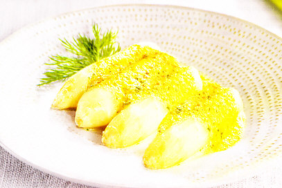 Espárragos con sabayón aromático