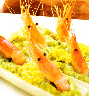 Espárragos frescos con guacamole