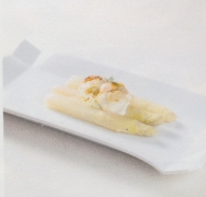 Espárragos gratinados con  vieiras