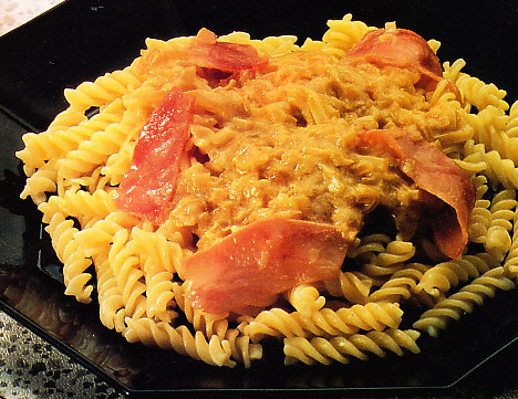 Espirales con salsa de jamón