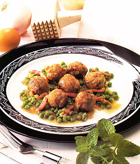 Estofado de albóndigas con guisantes