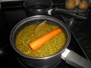 Estofado de soja verde con verduras trituradas
