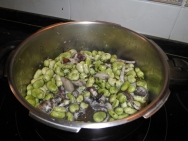 Estofándose con las habas
