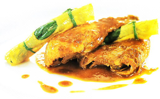 Faisana guisada, piña y espinacas