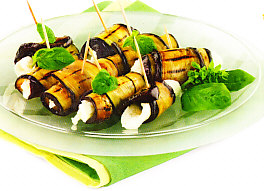 Fardelitos de berenjena y mozzarella con orégano