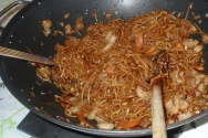 Fideos chinos con gambas
