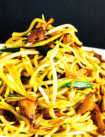 Fideos Chow Mien con senderuelos