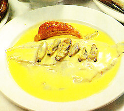Filetes de gallo de San Pedro con dátiles de mar