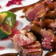 Filetes de pato con higos frescos
