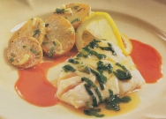 Filetes de pescado con salsa de pimientos