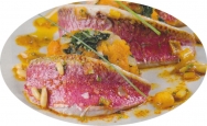 Filetes de salmonete con quenelles de bonito y acelgas