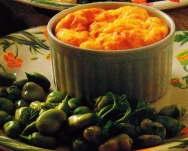 Flan de queso de oveja con habas frescas