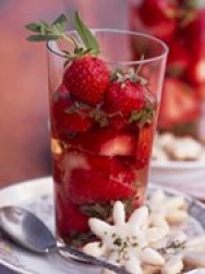 Fresas a la menta con vino blanco