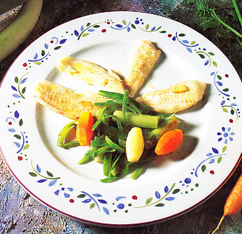Gallo al vapor con verduras salteadas