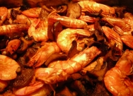 Gambas con níscalos