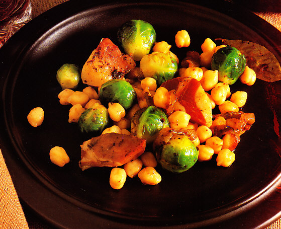 Garbanzos con coles de Bruselas