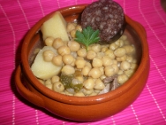 Garbanzos con morcilla y col