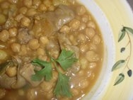 Garbanzos con patas de ternera