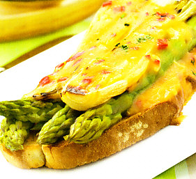Gratinado de cebolletas y espárragos verdes