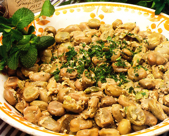 Habas con tocino ahumado