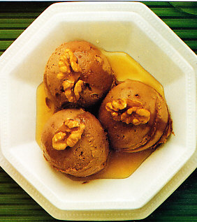 Helado de chocolate y caramelo