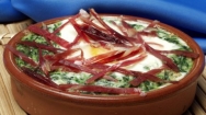 Huevos con espinacas y panceta