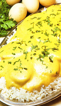 Huevos duros con salsa curry