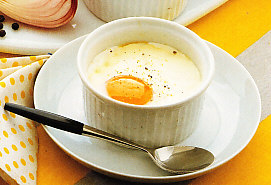 Huevos en "cocotte" con queso