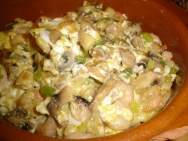 Huevos revueltos con champiñones y gambas