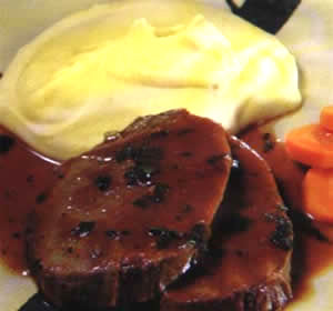Jamón asado con puré de nabos