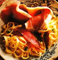 Jamón con tallarines