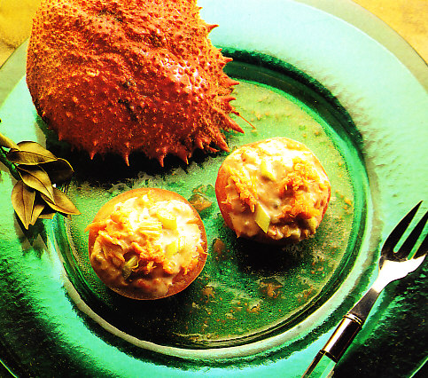 Jitomate relleno de centollo