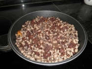 Judias con butifarra negra desmenuzada