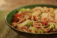 Kata yakisoba (Fideos fritos)