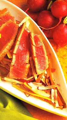 Laminado de atún con crudités