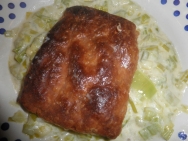 Lecho de puerros con isla de hojaldre